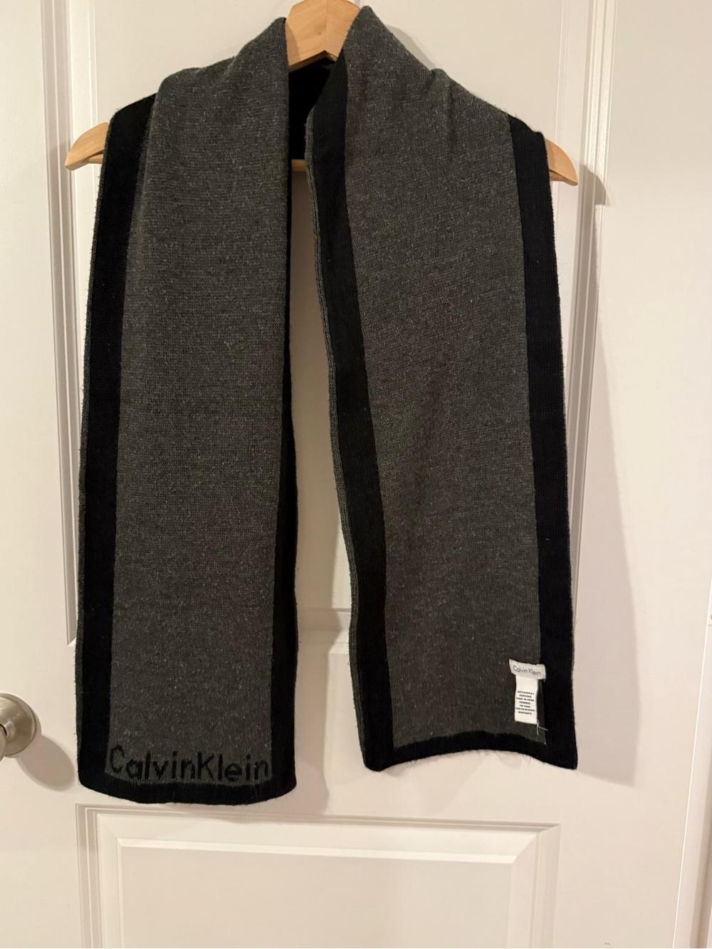 Calvin Klein Men’s Black & Gray Scarf 60 inches long